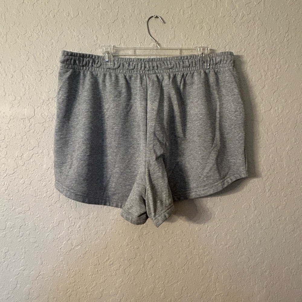 Nike Heather Gray Lounge Shorts - Picture 2 of 6